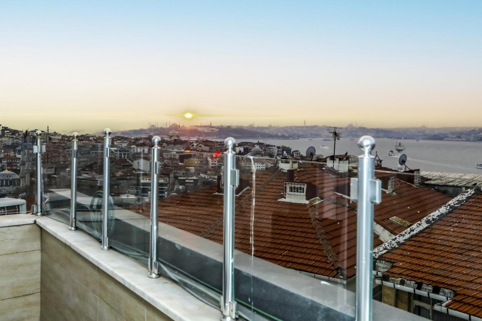 Lovely Flat 500 M To Uskudar Ferry Station Istanbul Ngoại thất bức ảnh